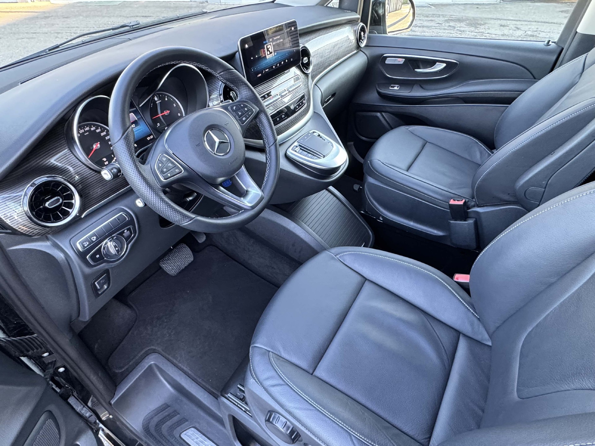 MERCEDES-BENZ V 250d Avantgarde lang Van-image-6