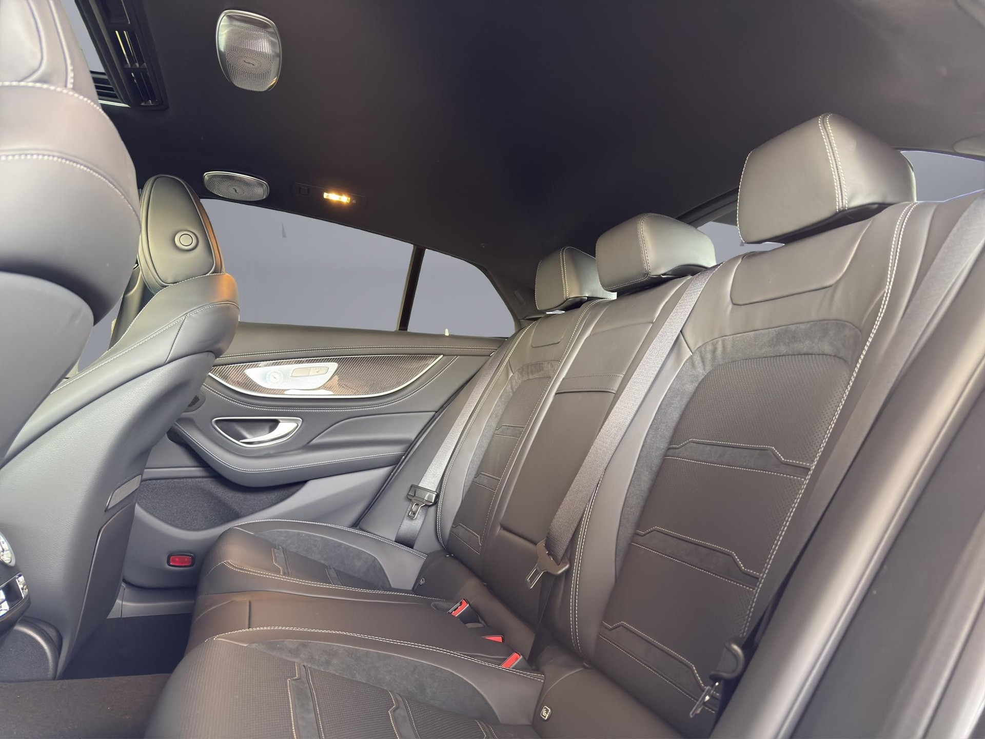 MERCEDES-BENZ AMG GT 63 S 4matic+-image-8
