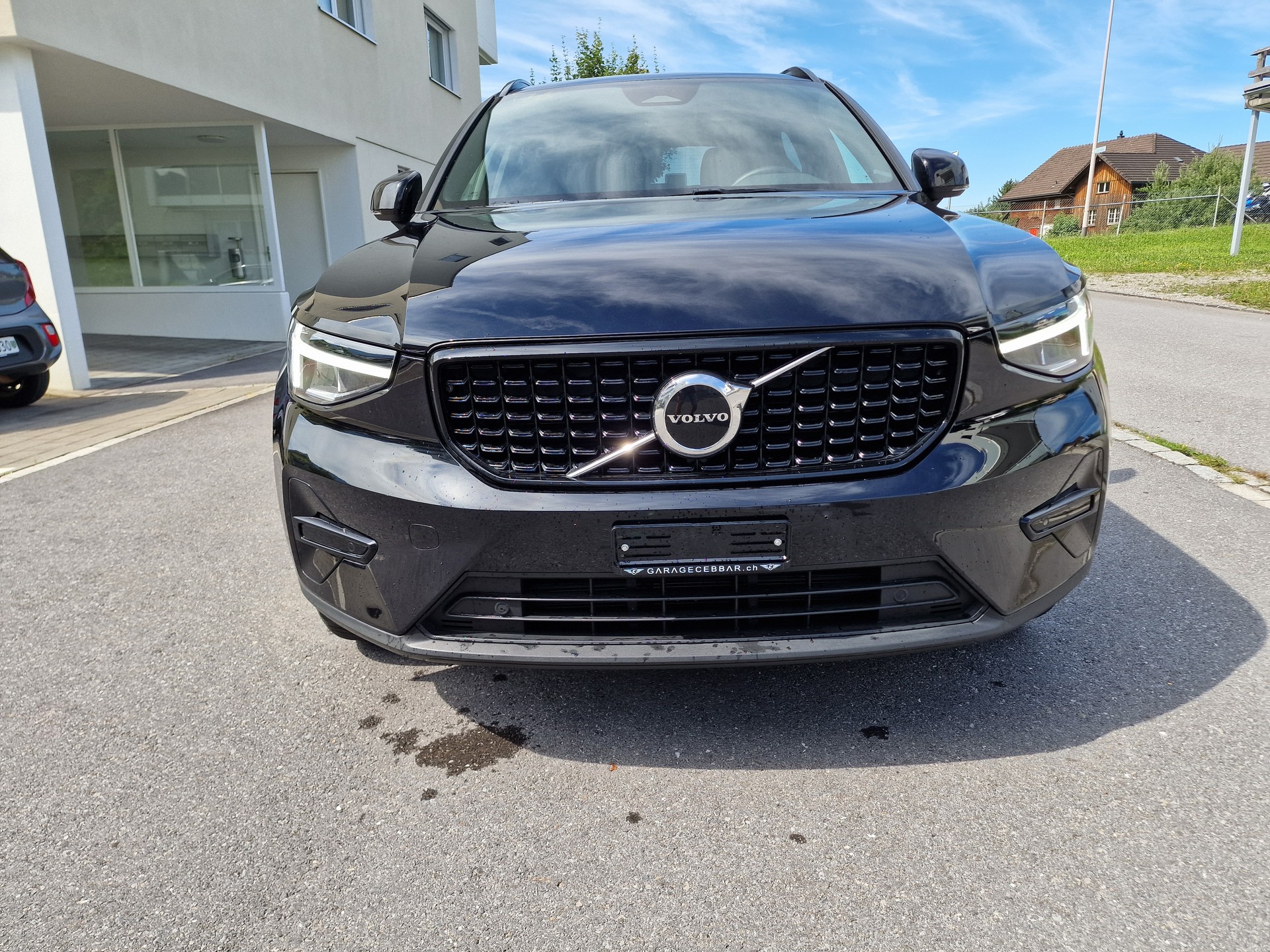 VOLVO XC40 B4 Benzin Mild Hybrid Plus Dark DCT-image-2