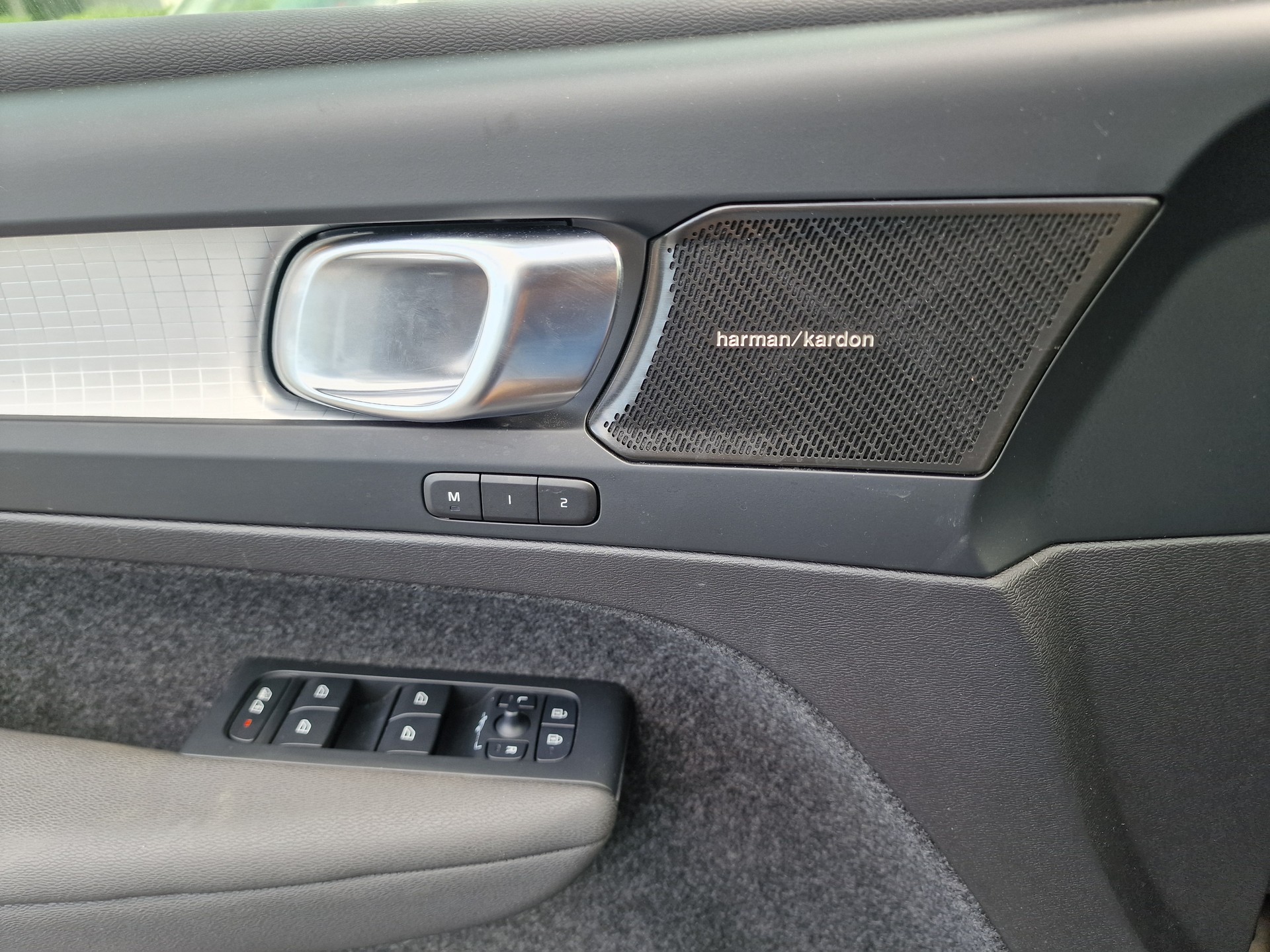 VOLVO XC40 B4 Benzin Mild Hybrid Plus Dark DCT-image-21