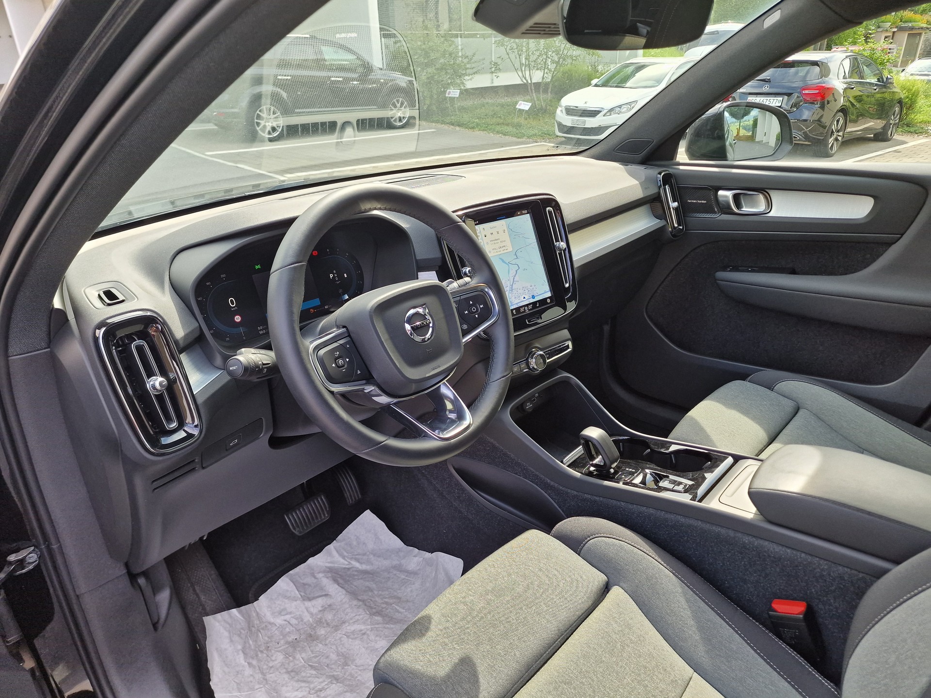 VOLVO XC40 B4 Benzin Mild Hybrid Plus Dark DCT-image-8