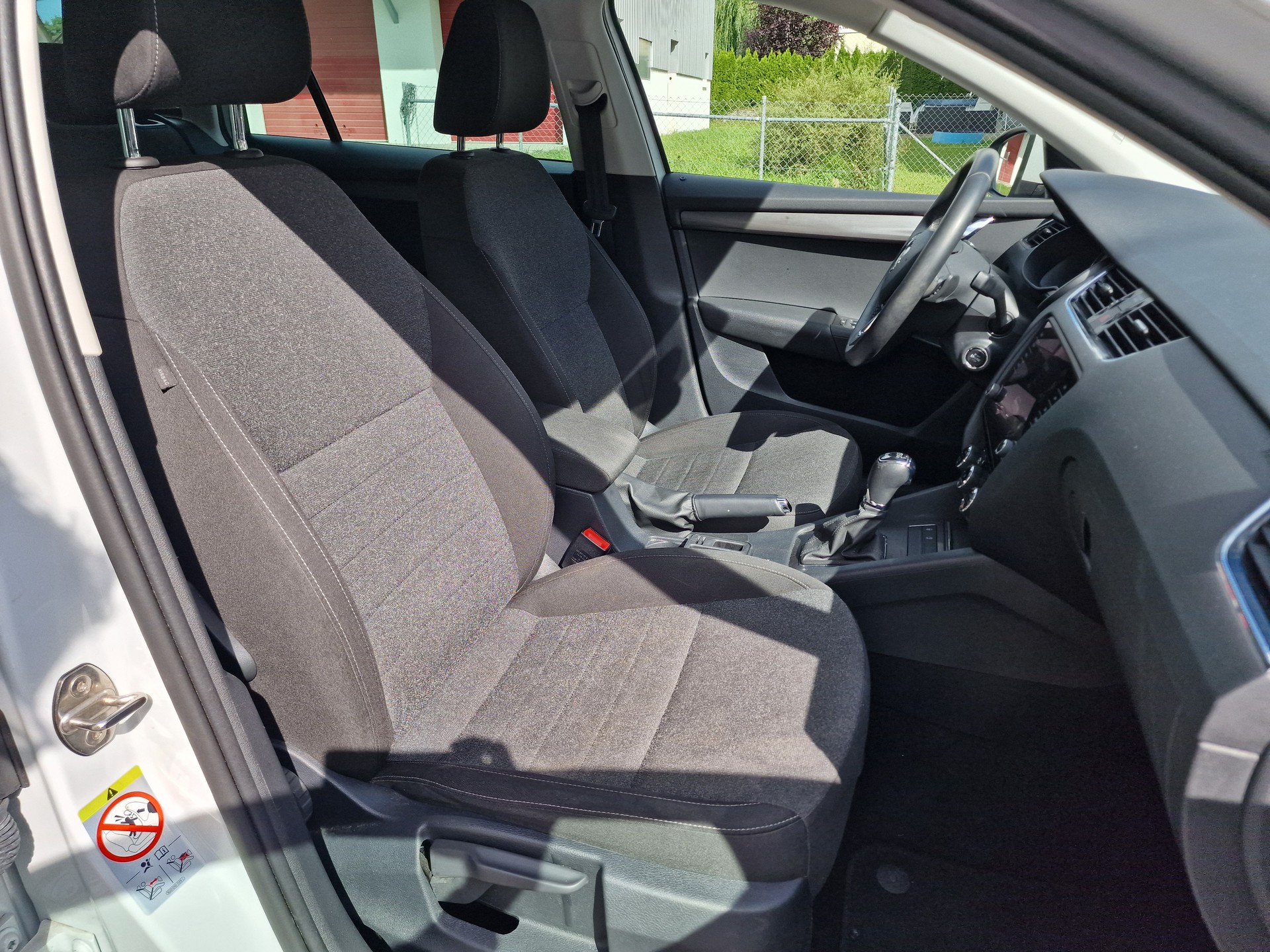 VOLVO XC40 B4 Benzin Mild Hybrid Plus Dark DCT-image-12