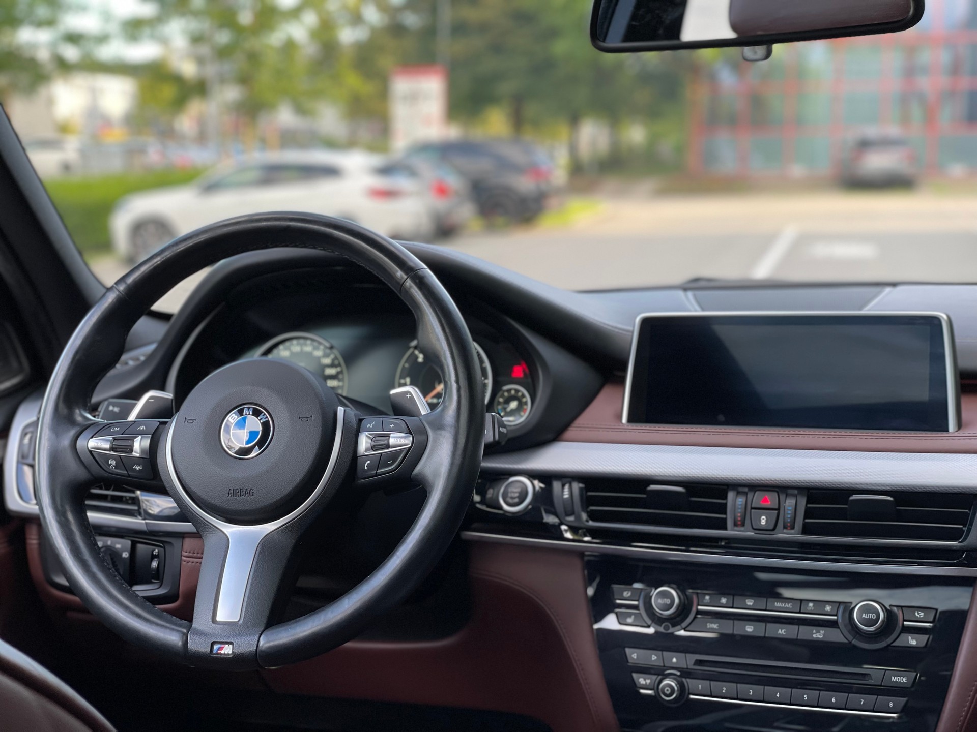 BMW X5 xDrive M50d Steptronic-image-11