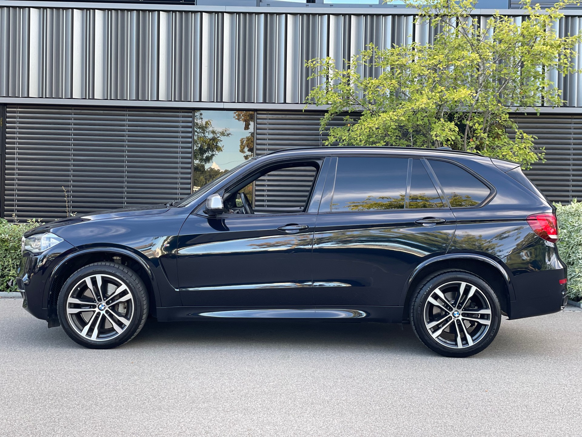 BMW X5 xDrive M50d Steptronic-image-1