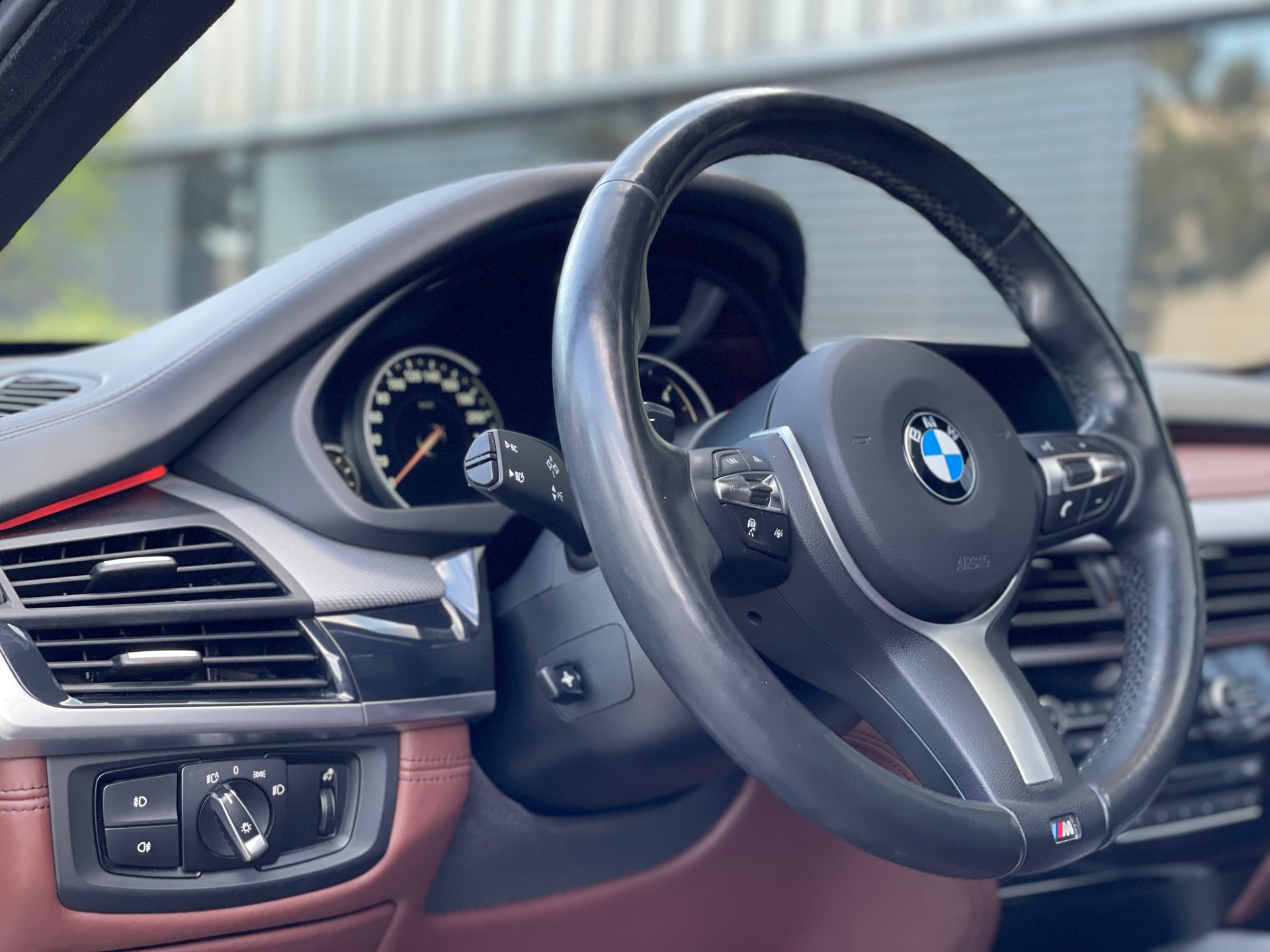 BMW X5 xDrive M50d Steptronic-image-12