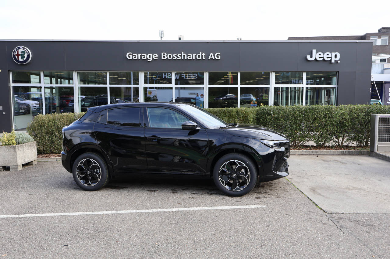 ALFA ROMEO Junior 1.2 Ibrida Q4-image-1