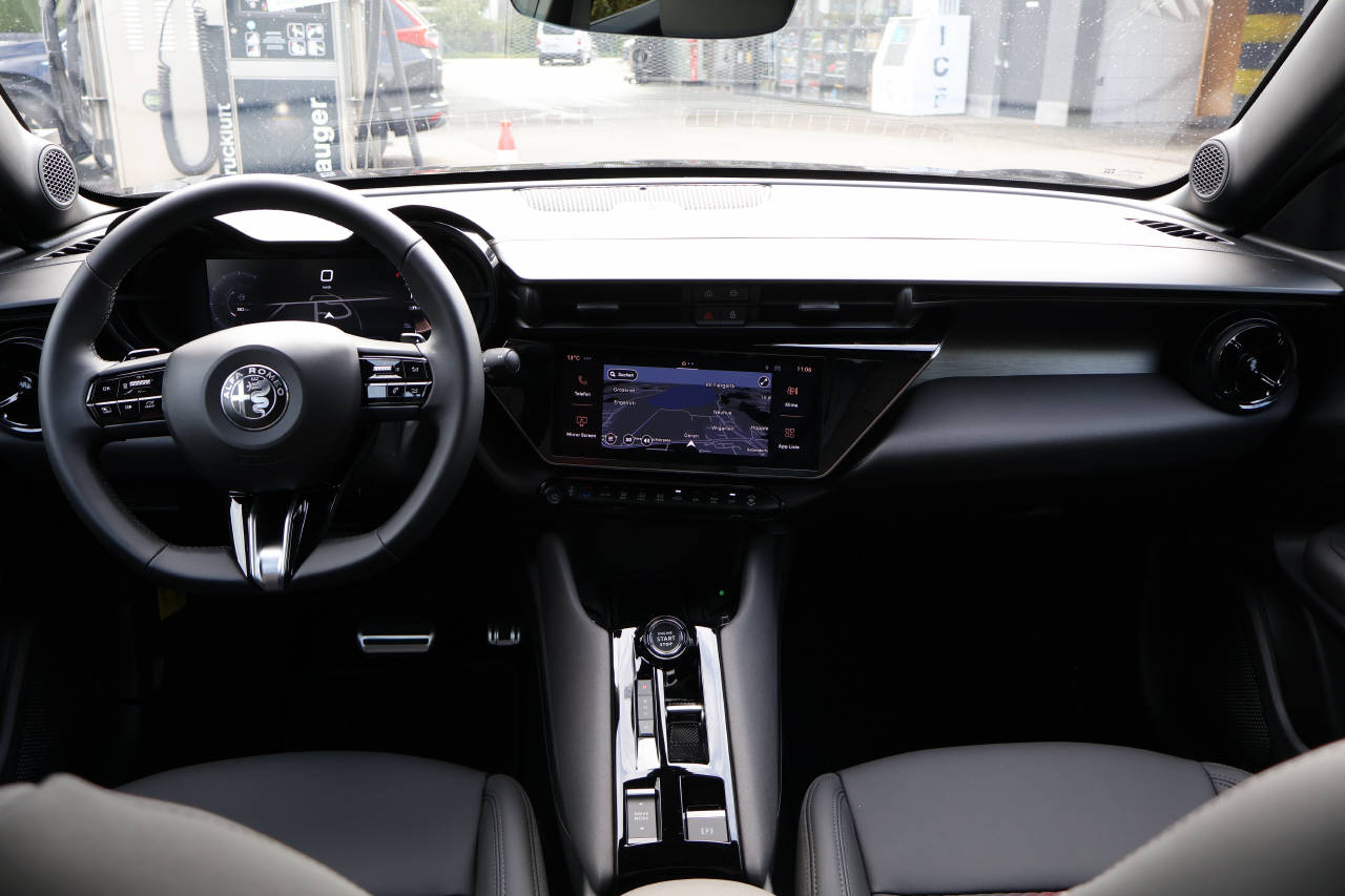 ALFA ROMEO Junior 1.2 Ibrida Q4-image-14