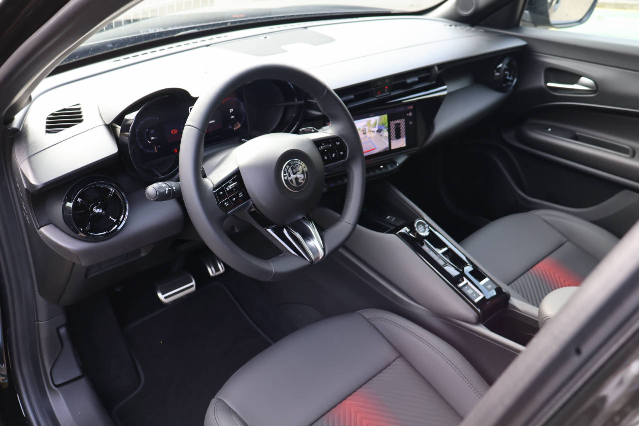 ALFA ROMEO Junior 1.2 Ibrida Q4-image-11
