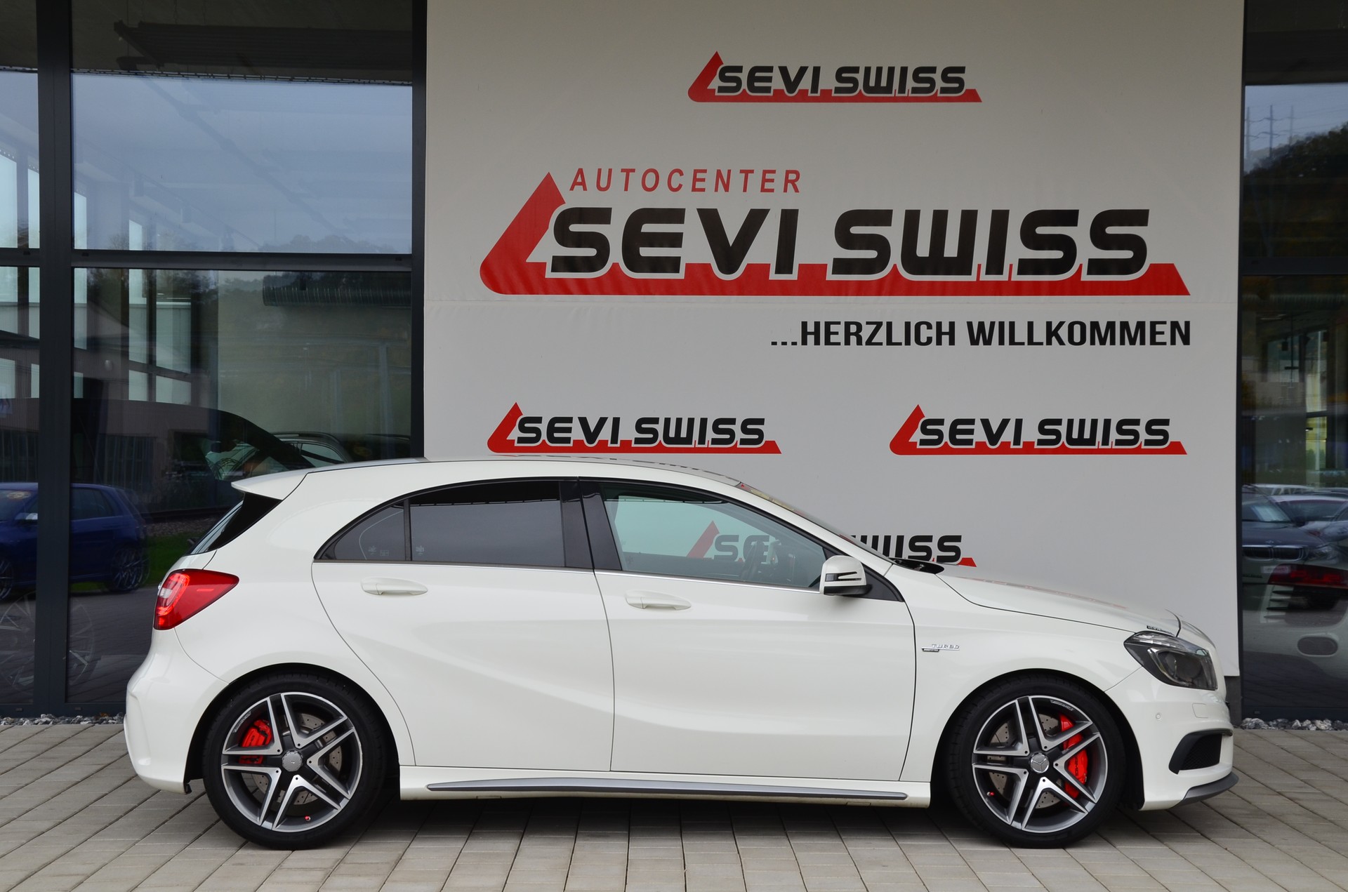 MERCEDES-BENZ A 45 AMG 4Matic Speedshift 7G-DCT*Ab MFK,1 Jahr oder 20'000km Garantie*-image-3