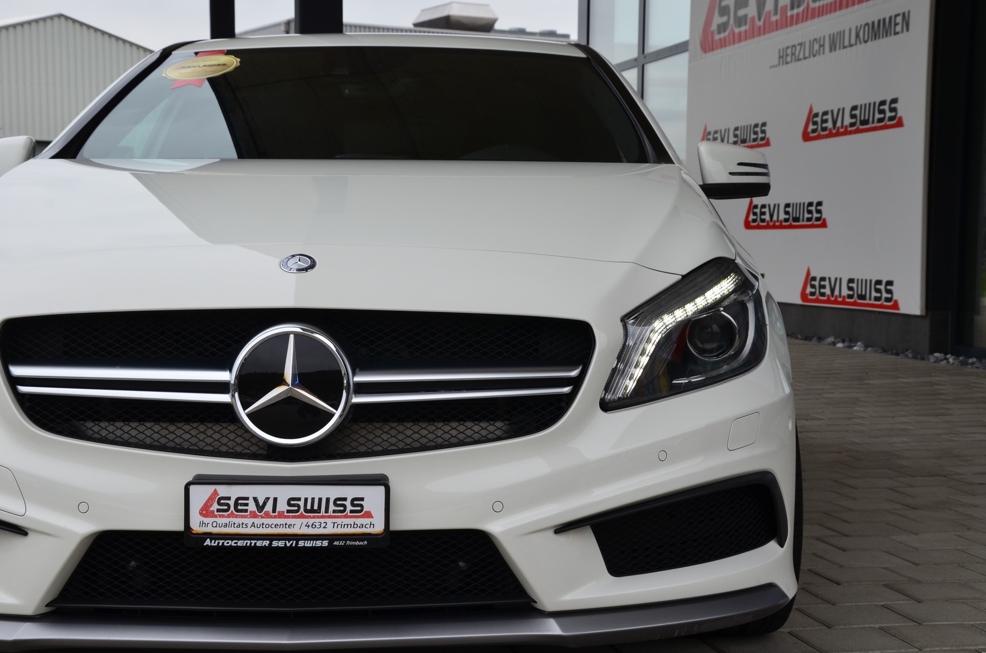 MERCEDES-BENZ A 45 AMG 4Matic Speedshift 7G-DCT*Ab MFK,1 Jahr oder 20'000km Garantie*-image-11