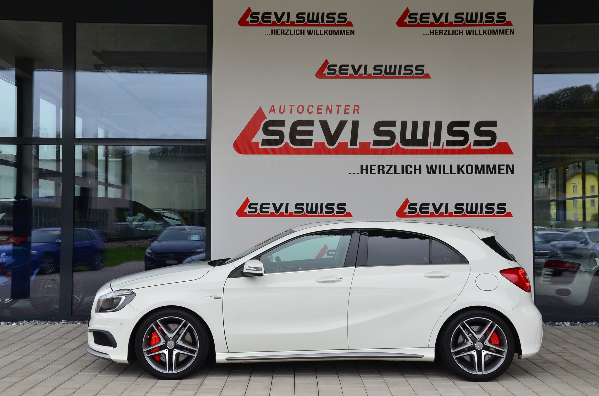 MERCEDES-BENZ A 45 AMG 4Matic Speedshift 7G-DCT*Ab MFK,1 Jahr oder 20'000km Garantie*-image-9
