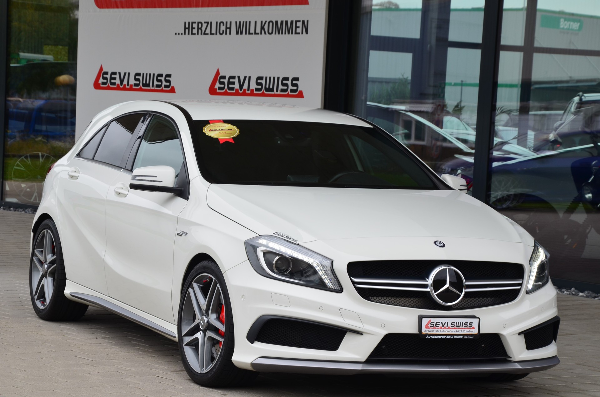 MERCEDES-BENZ A 45 AMG 4Matic Speedshift 7G-DCT*Ab MFK,1 Jahr oder 20'000km Garantie*-image-0