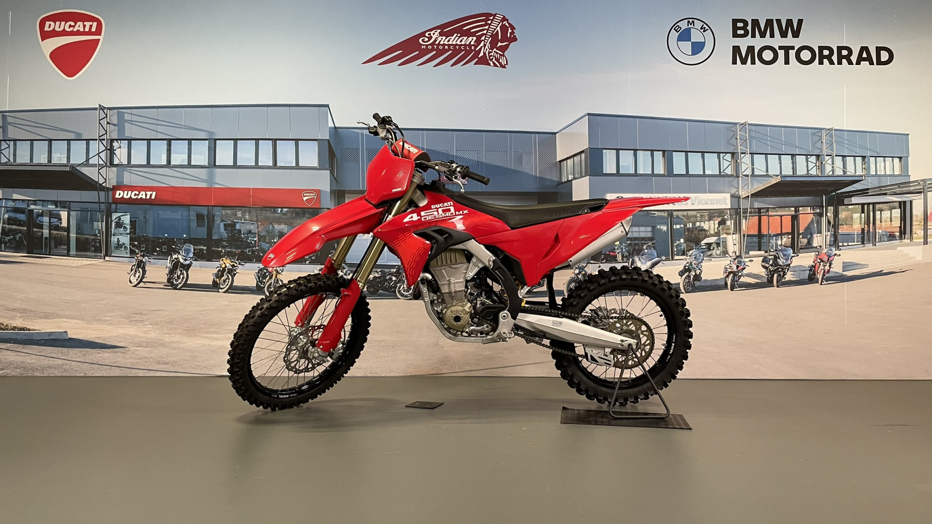 DUCATI Desmo 450 MX-showroom-element-3