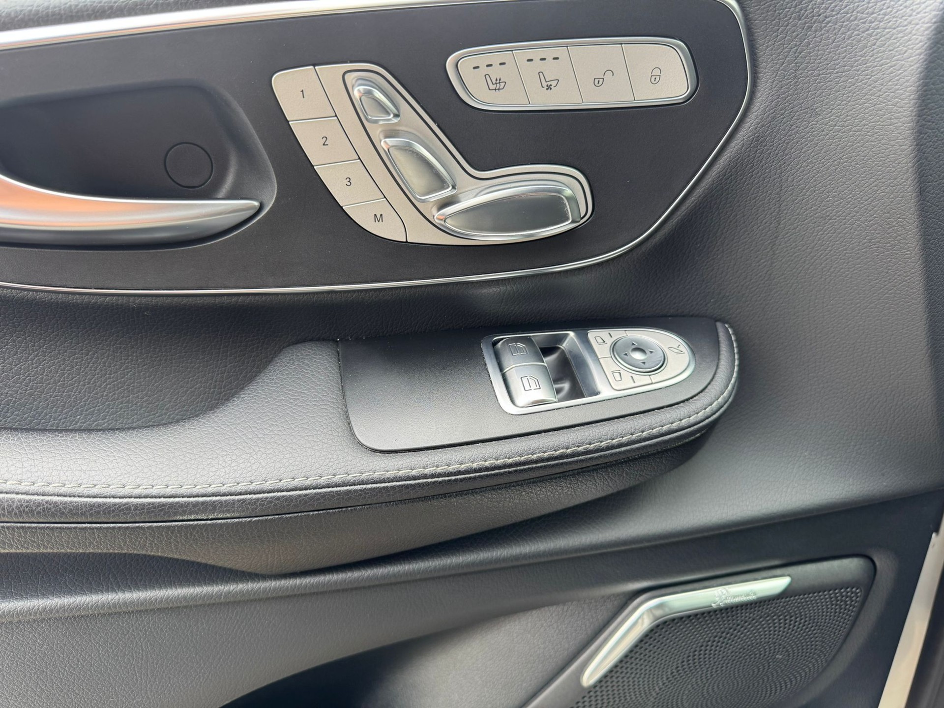 MERCEDES-BENZ V 250 d Avantgarde lang 4Matic 7G-Tronic-image-15