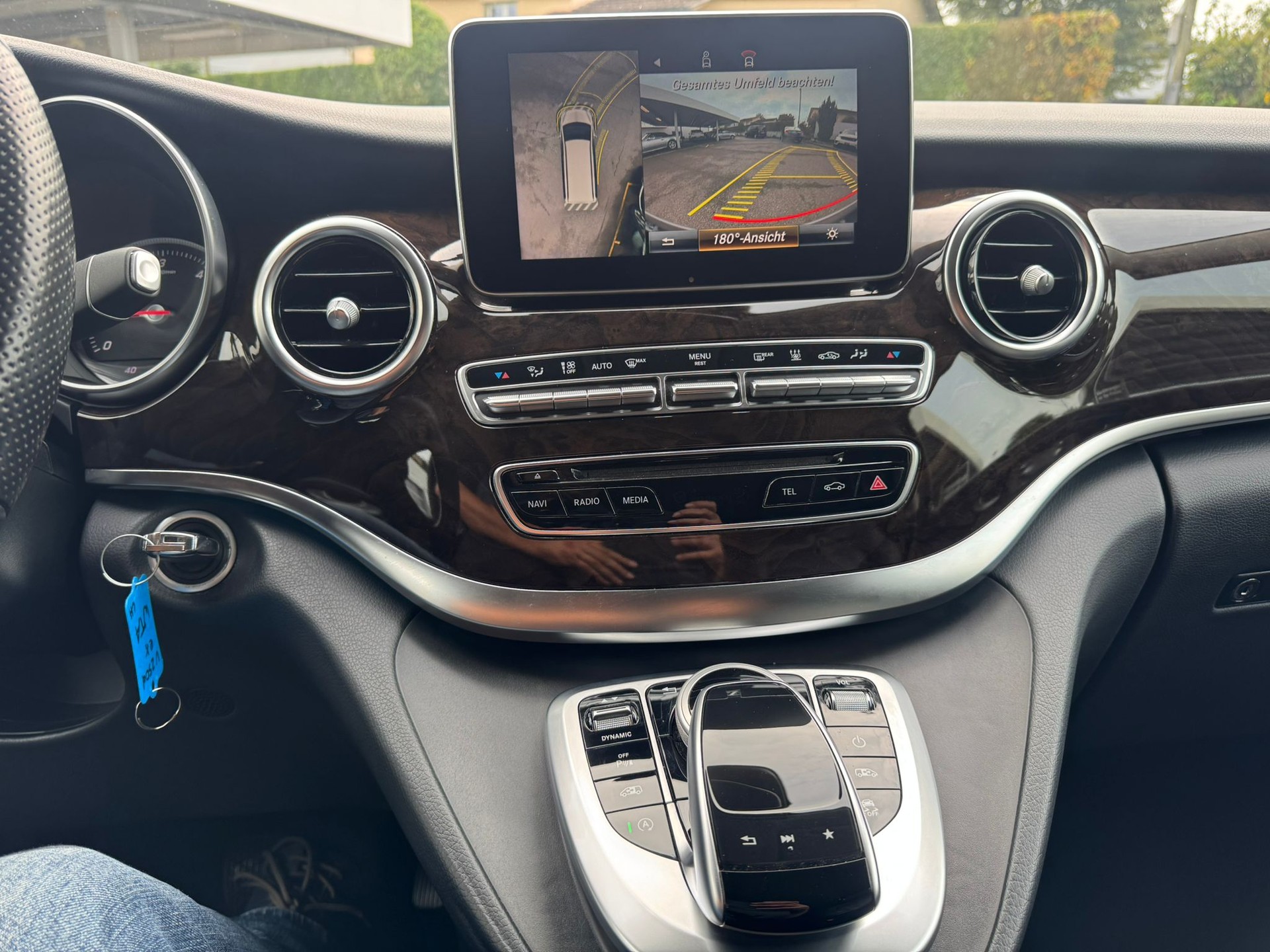 MERCEDES-BENZ V 250 d Avantgarde lang 4Matic 7G-Tronic-image-14