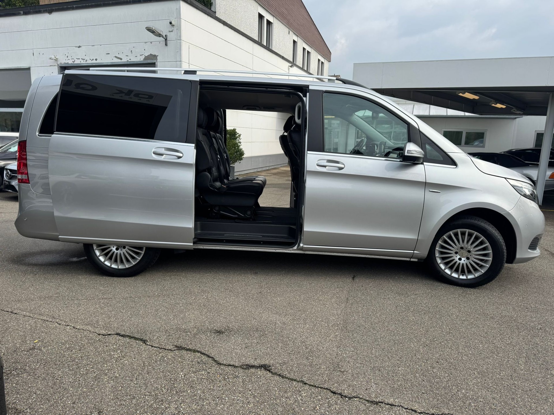 MERCEDES-BENZ V 250 d Avantgarde lang 4Matic 7G-Tronic-image-3