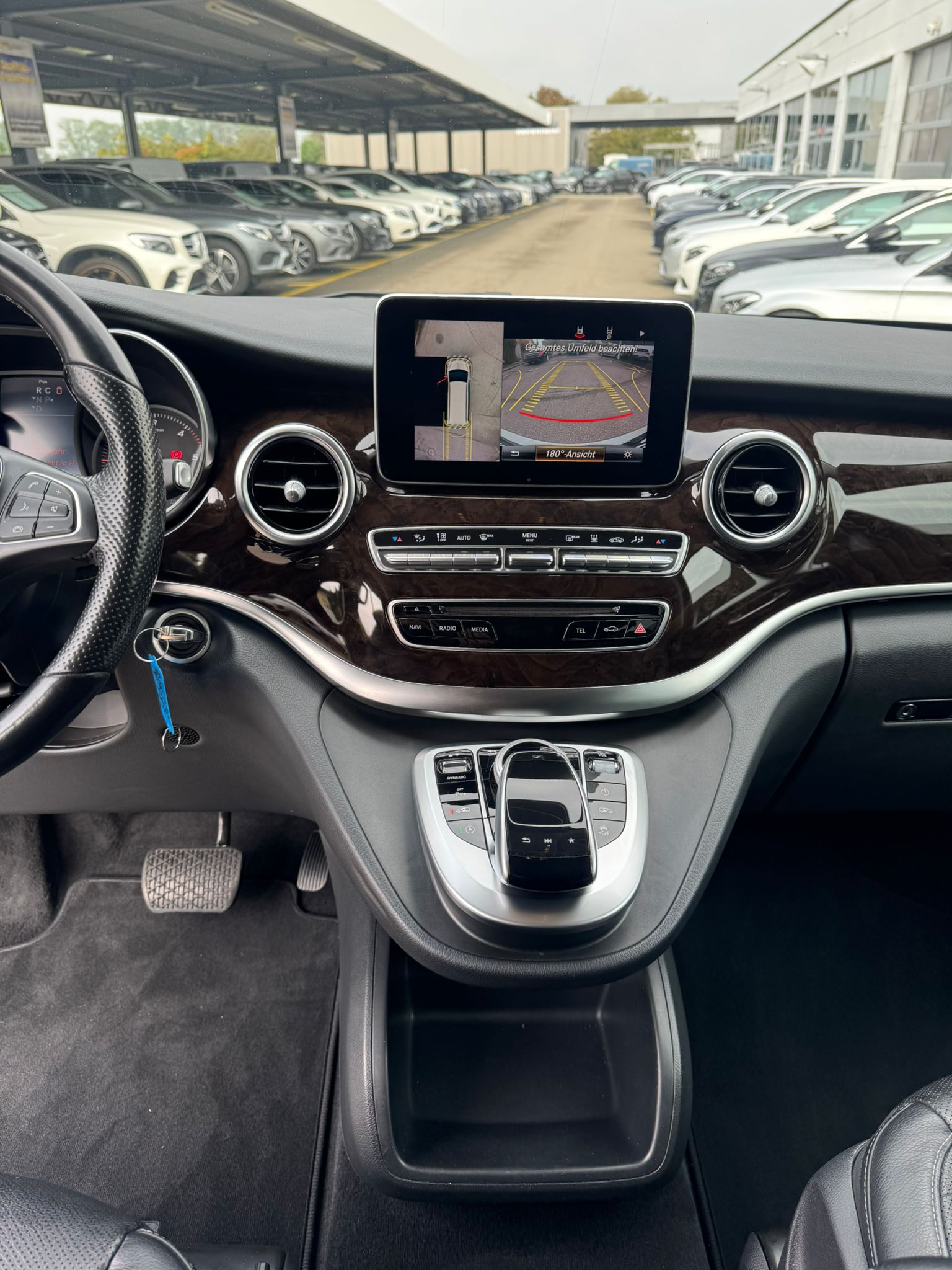 MERCEDES-BENZ V 250 d Avantgarde lang 4Matic 7G-Tronic-image-13