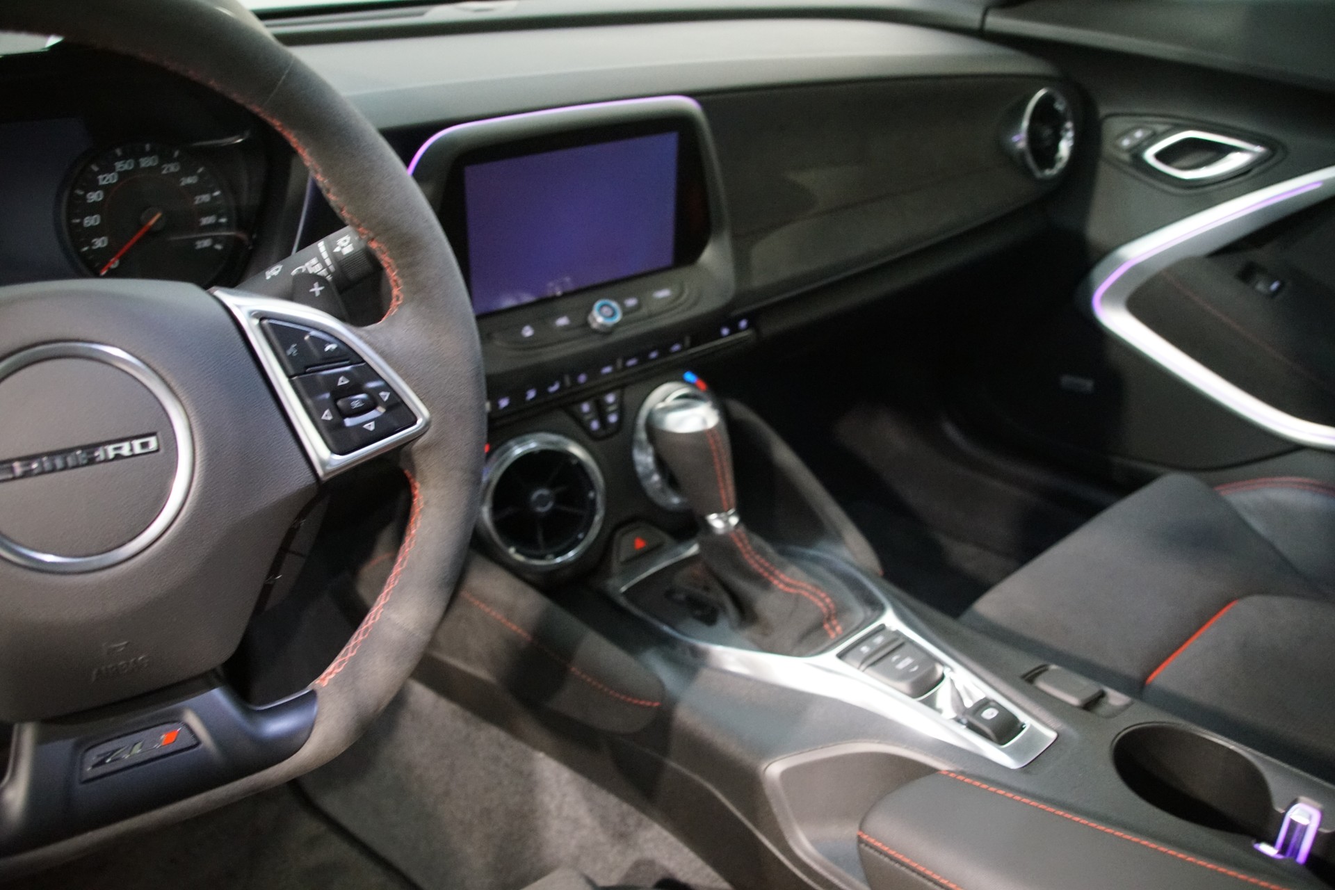 CHEVROLET Camaro ZL1-image-17