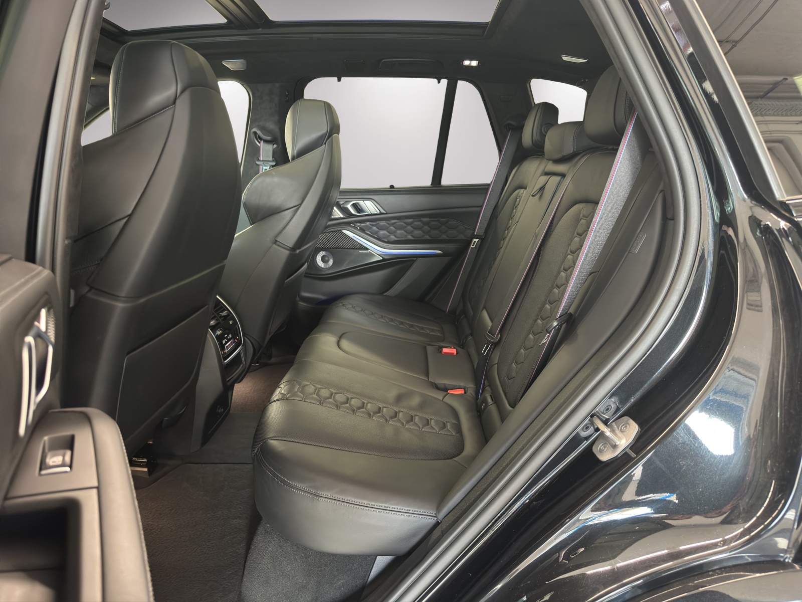 BMW X5M Competition Steptronic Competition mit AKRAPOVIC-image-13