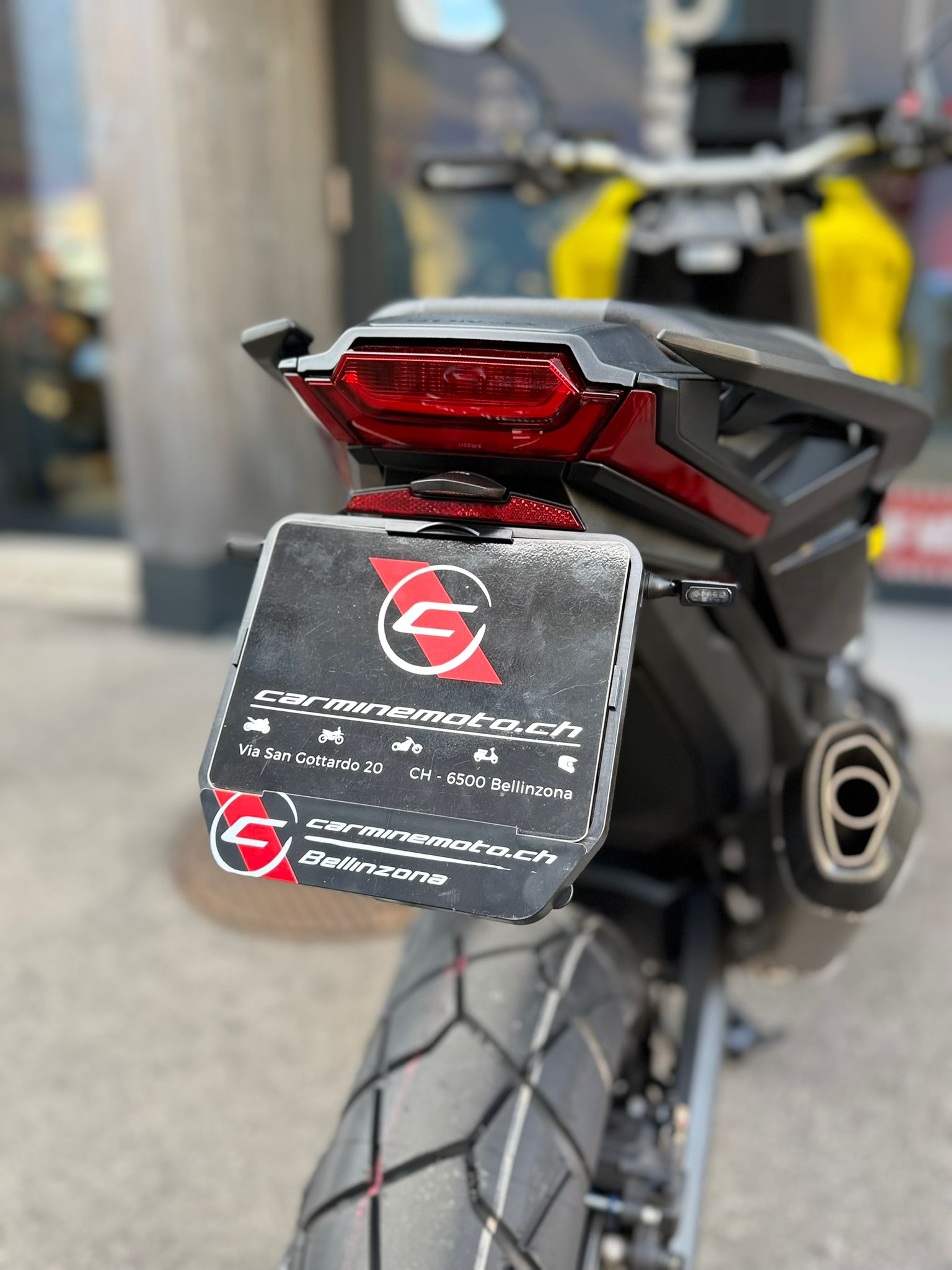 HONDA X-ADV 750-image-8
