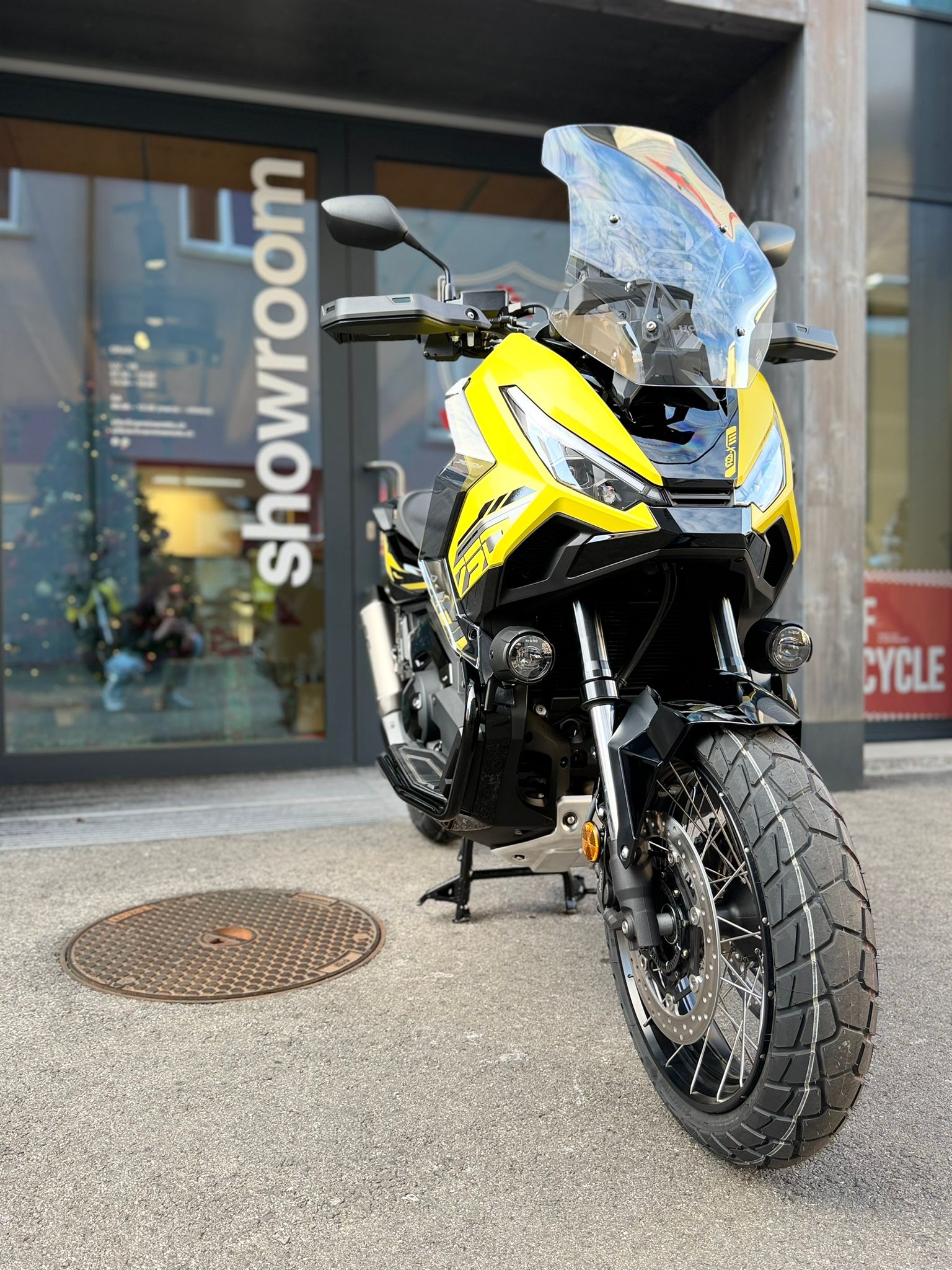 HONDA X-ADV 750-image-9