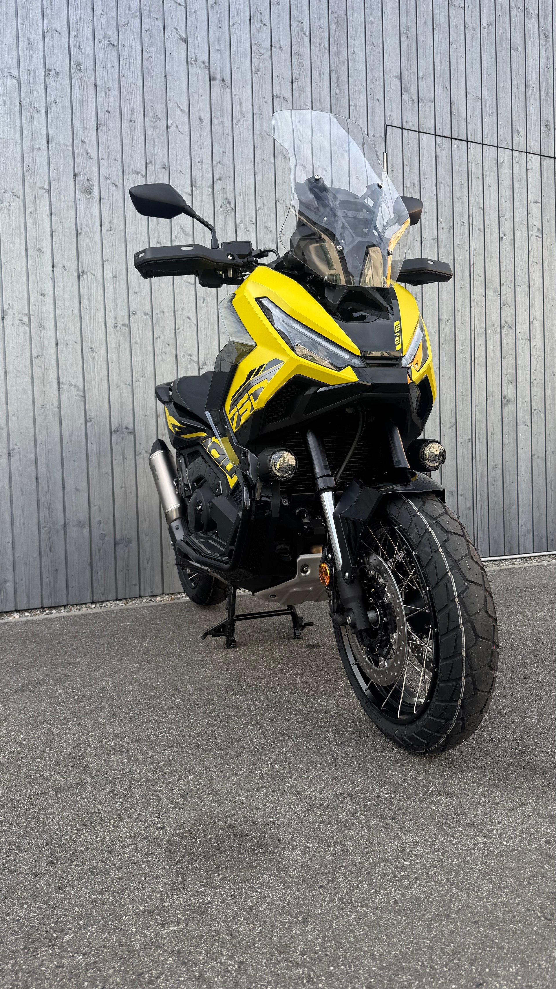 HONDA X-ADV 750-showroom-element-1