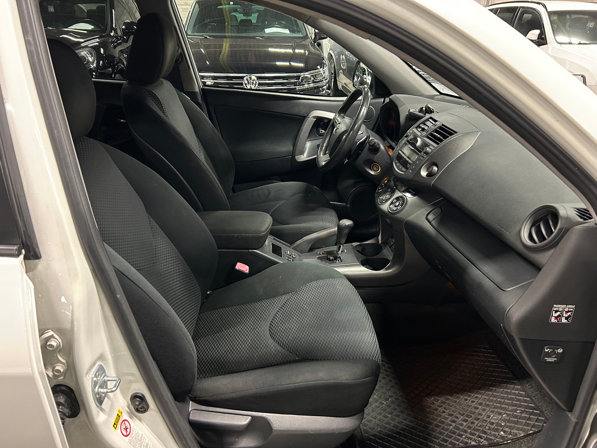 TOYOTA RAV-4 2.0 16V Linea Sol Multidrive-image-13