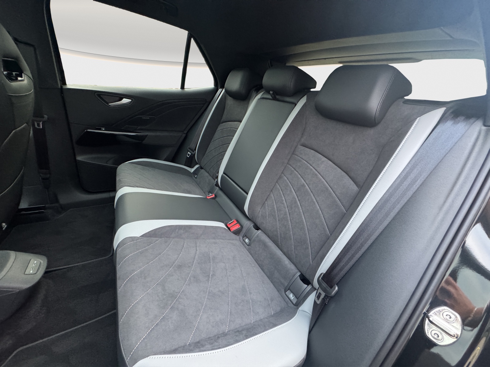 VW ID.3 Pro S 77 kWh Pro S United-image-12