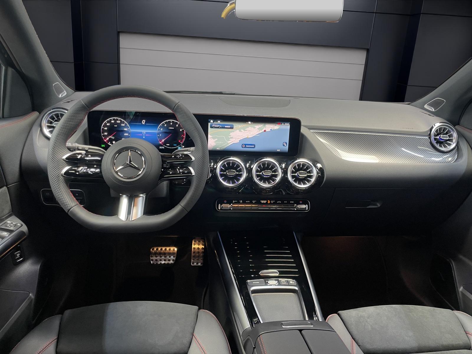 MERCEDES-BENZ GLA 200 Night Star AMG Line-image-4
