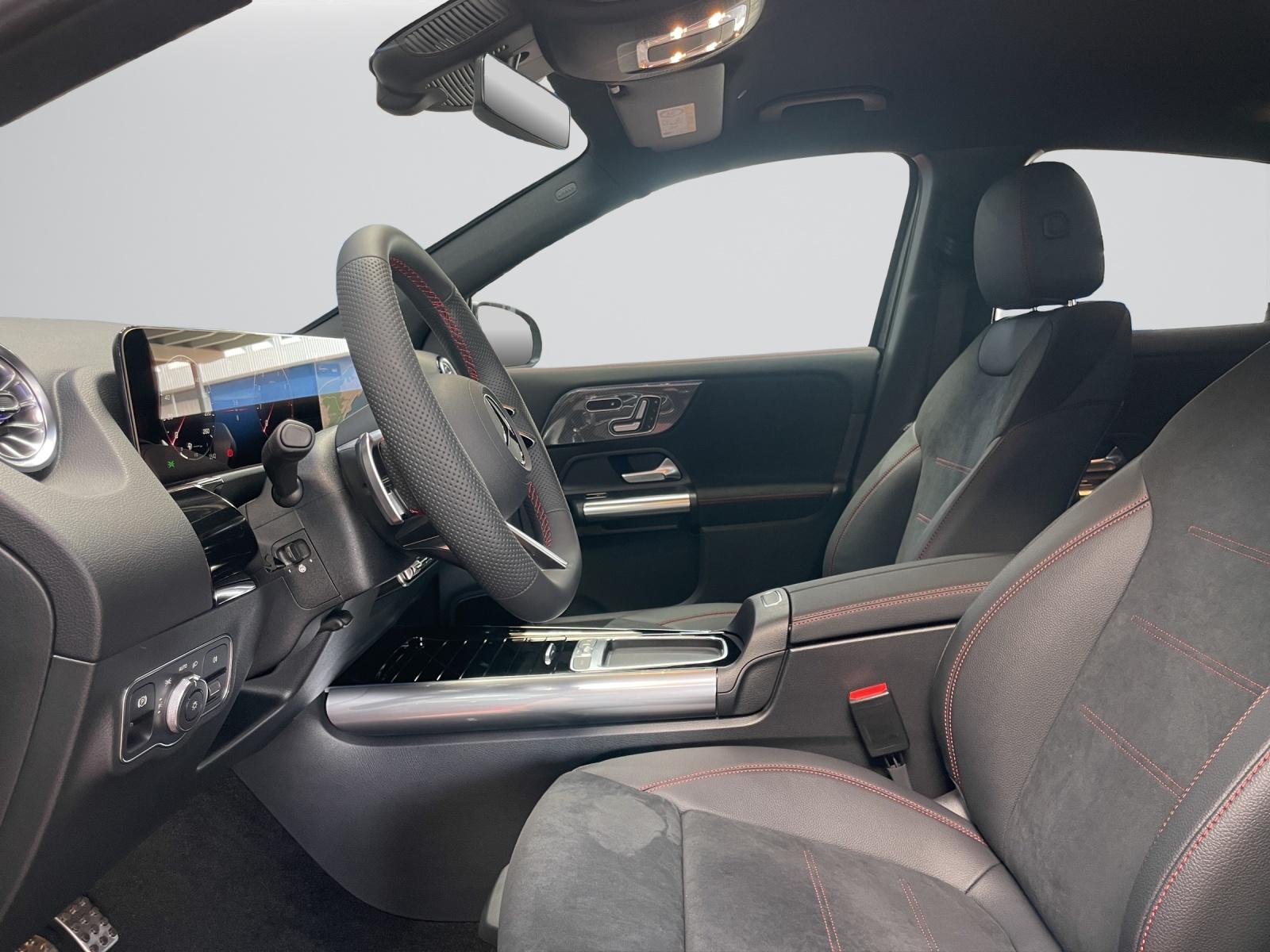MERCEDES-BENZ GLA 200 Night Star AMG Line-image-3