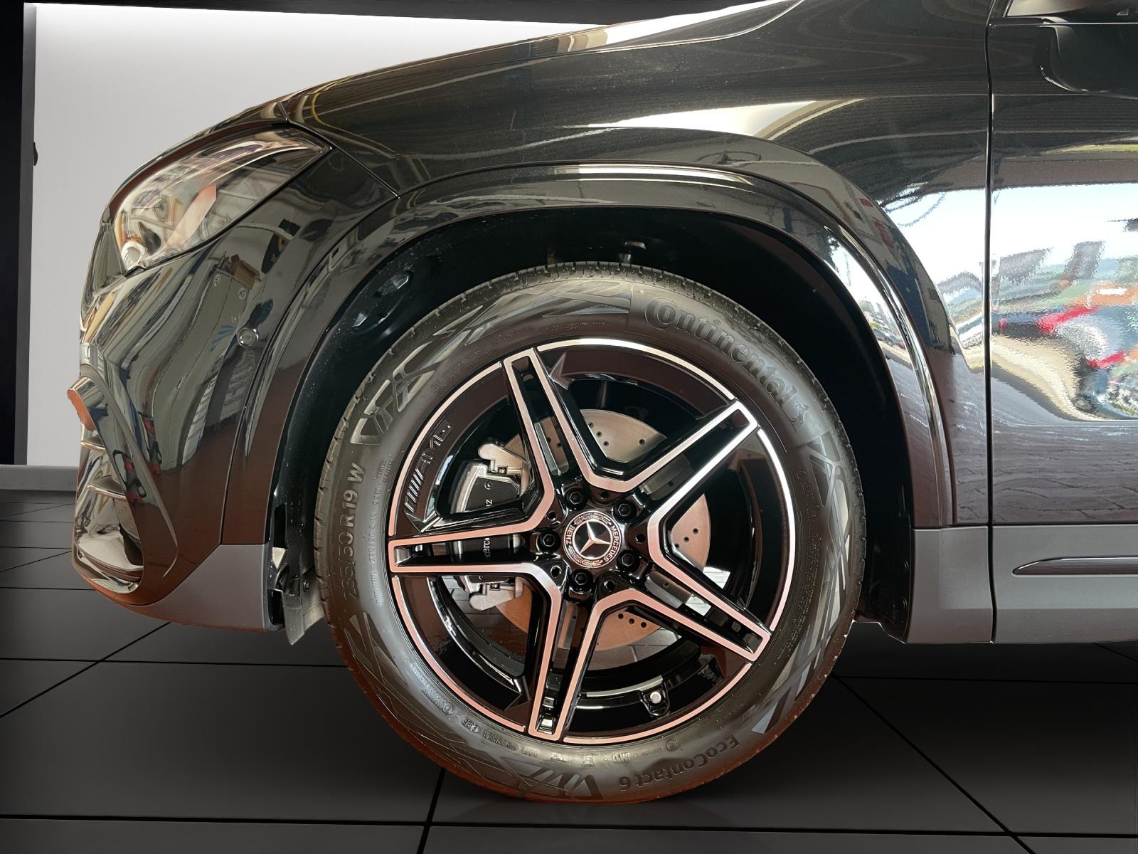MERCEDES-BENZ GLA 200 Night Star AMG Line-image-9