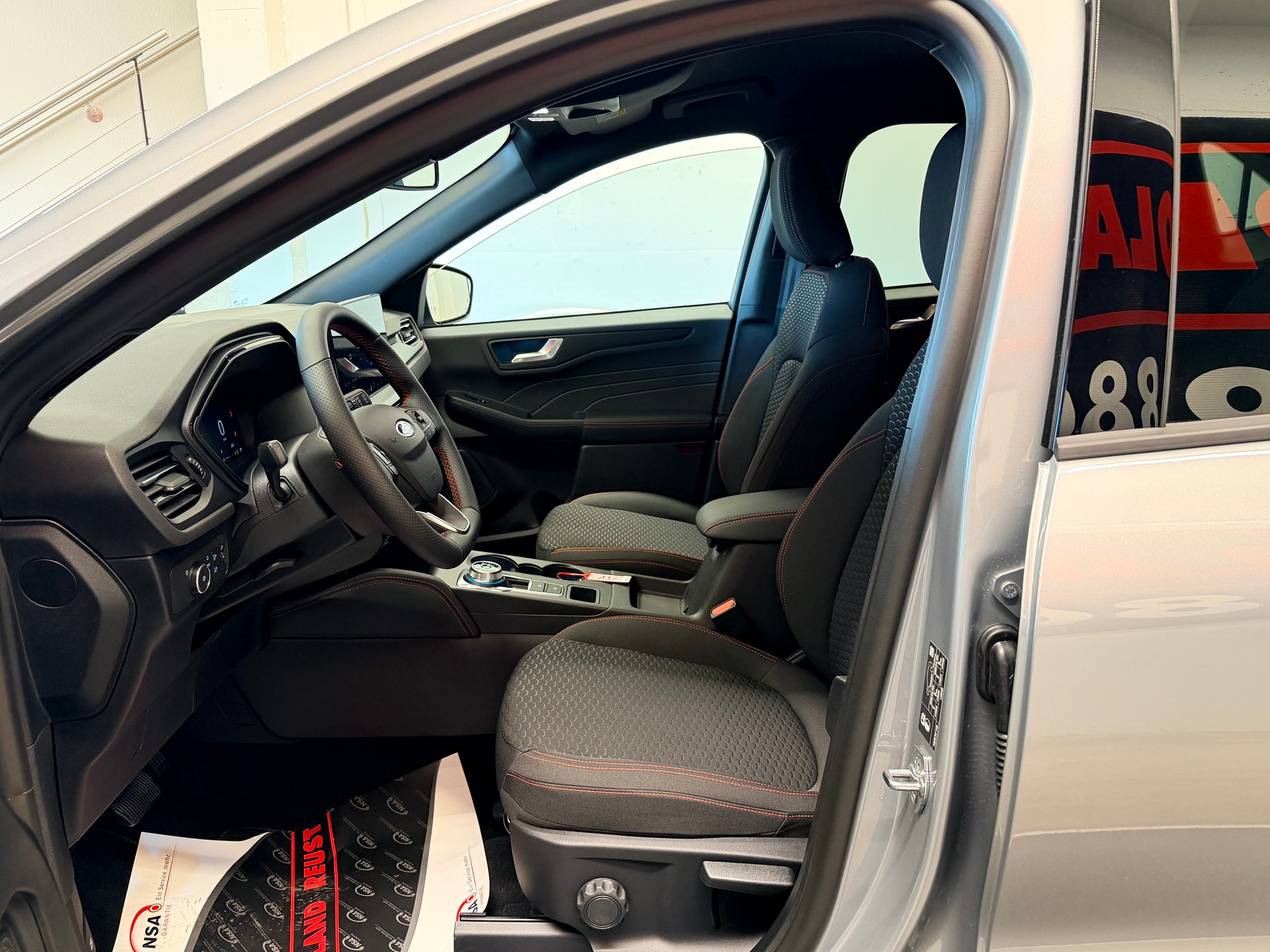 FORD Kuga 2.5 FHEV ST-Line 4WD-image-13