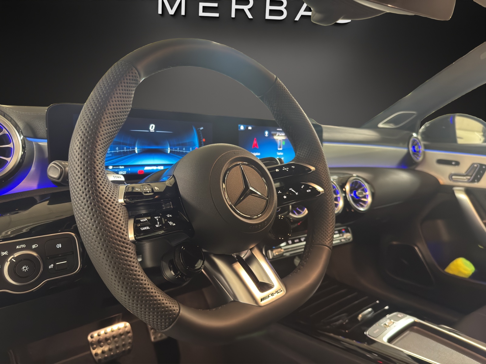 MERCEDES-BENZ A AMG 35 4Matic 8G-DCT-image-11
