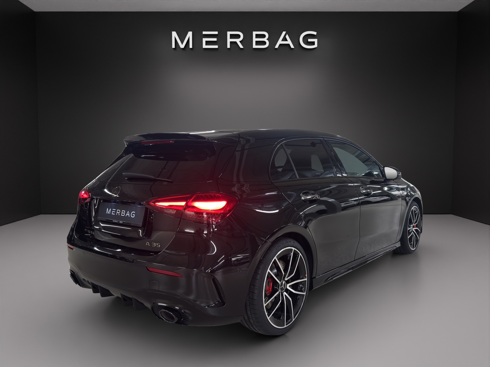 MERCEDES-BENZ A AMG 35 4Matic 8G-DCT-image-6