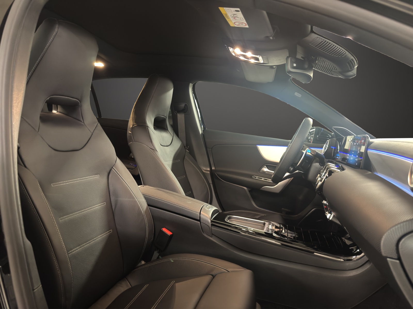 MERCEDES-BENZ A AMG 35 4Matic 8G-DCT-image-14