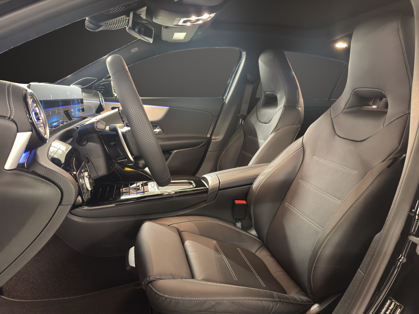 MERCEDES-BENZ A AMG 35 4Matic 8G-DCT-image-10