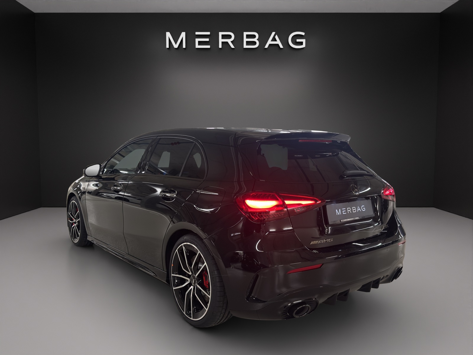 MERCEDES-BENZ A AMG 35 4Matic 8G-DCT-image-4