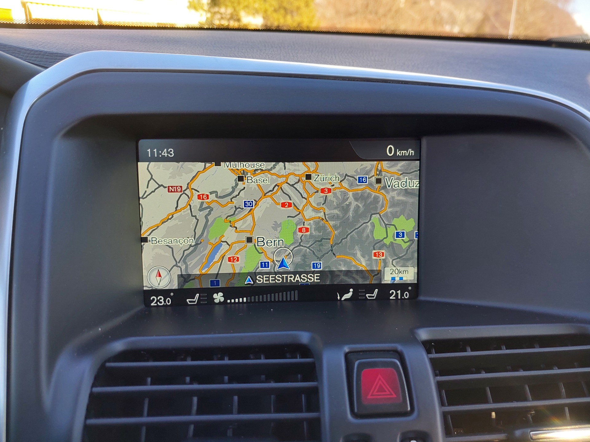 VOLVO XC60 D4 AWD Summum Geartronic-image-9