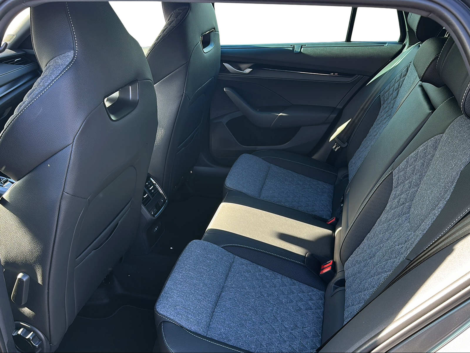 SKODA Octavia Combi 2.0 TSI DSG Sport Line 4x4-image-4