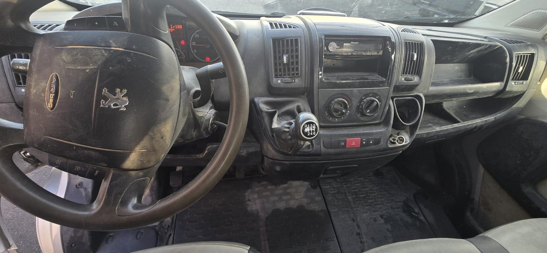 PEUGEOT Boxer 3.0 HDI 335 L2-image-14
