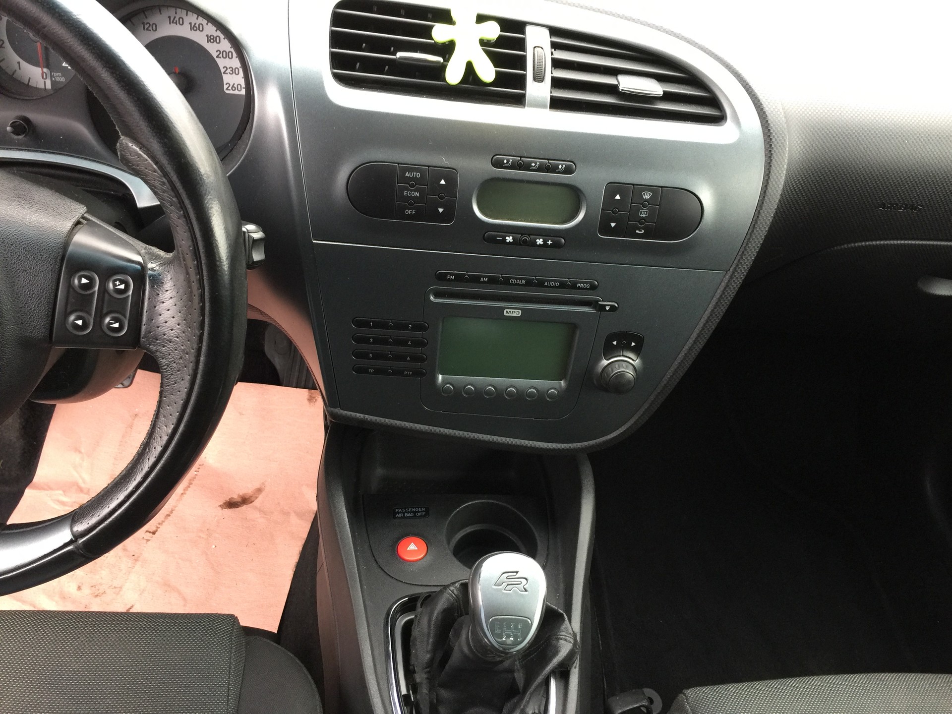 SEAT Leon 2.0 TSI FR-image-12