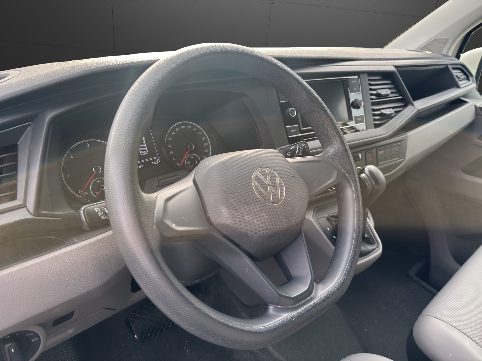 VW T6.1 2.0 TDI DSG-image-5