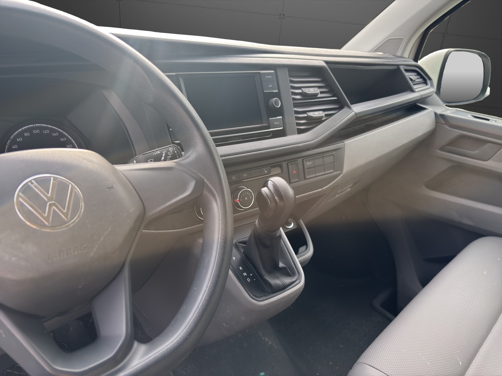 VW T6.1 2.0 TDI DSG-image-4