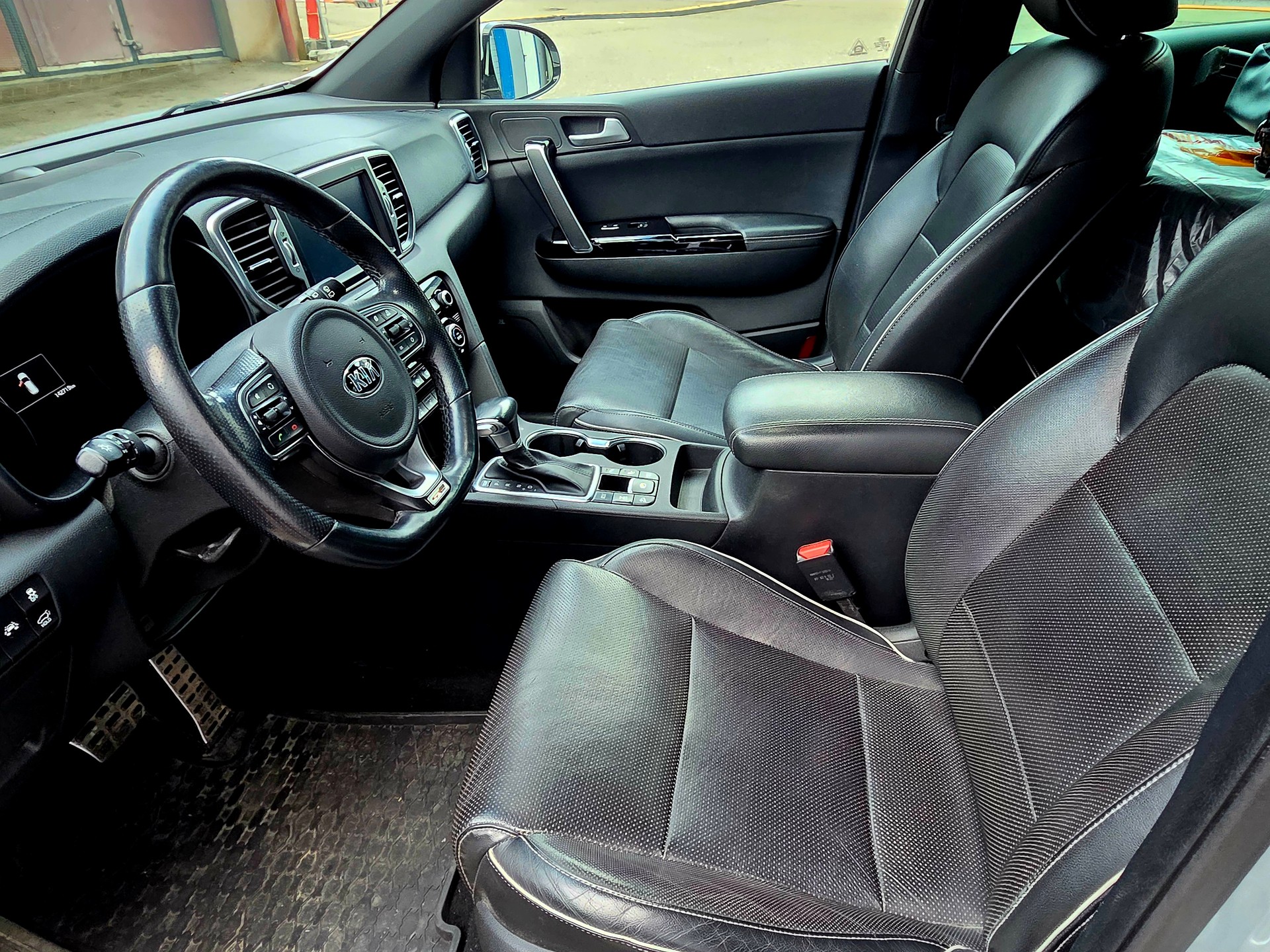 KIA Sportage 2.0CRDi Style GT Line 4WD Automat-image-13