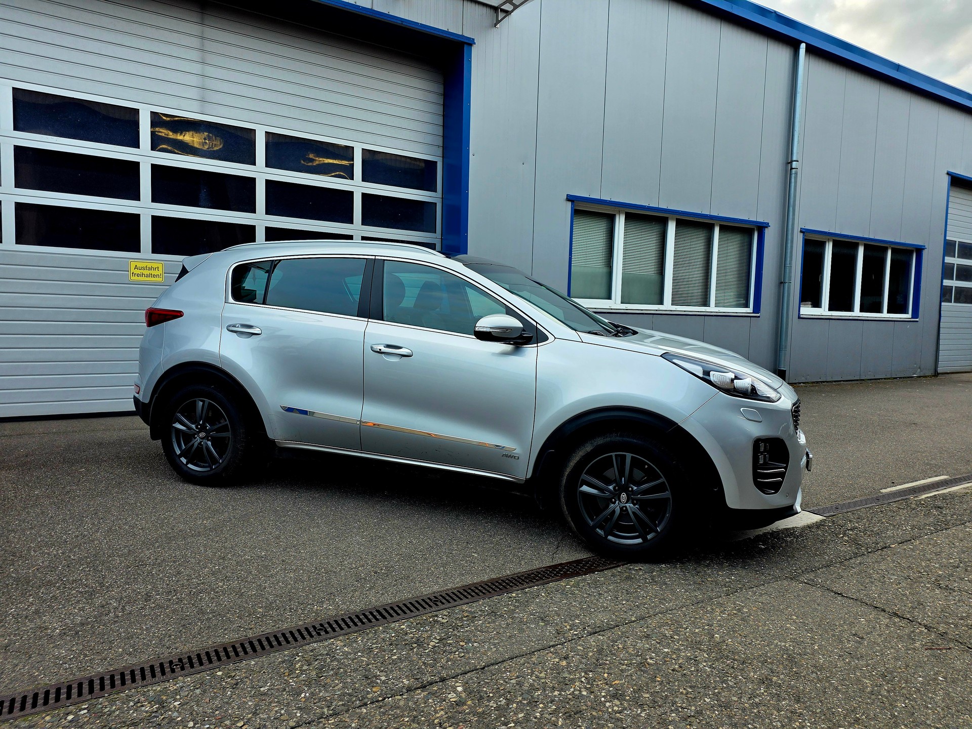 KIA Sportage 2.0CRDi Style GT Line 4WD Automat-image-1