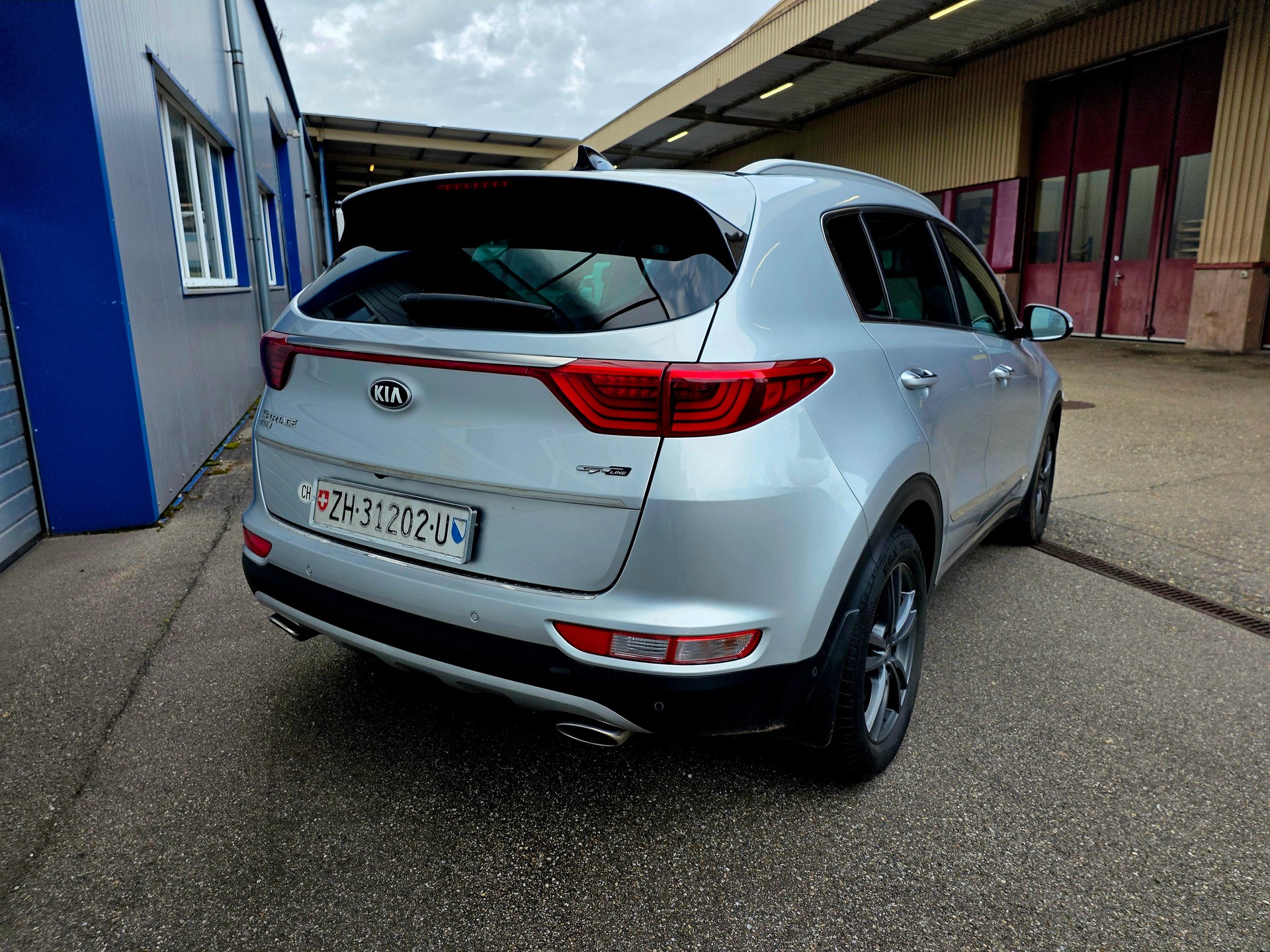 KIA Sportage 2.0CRDi Style GT Line 4WD Automat-image-10