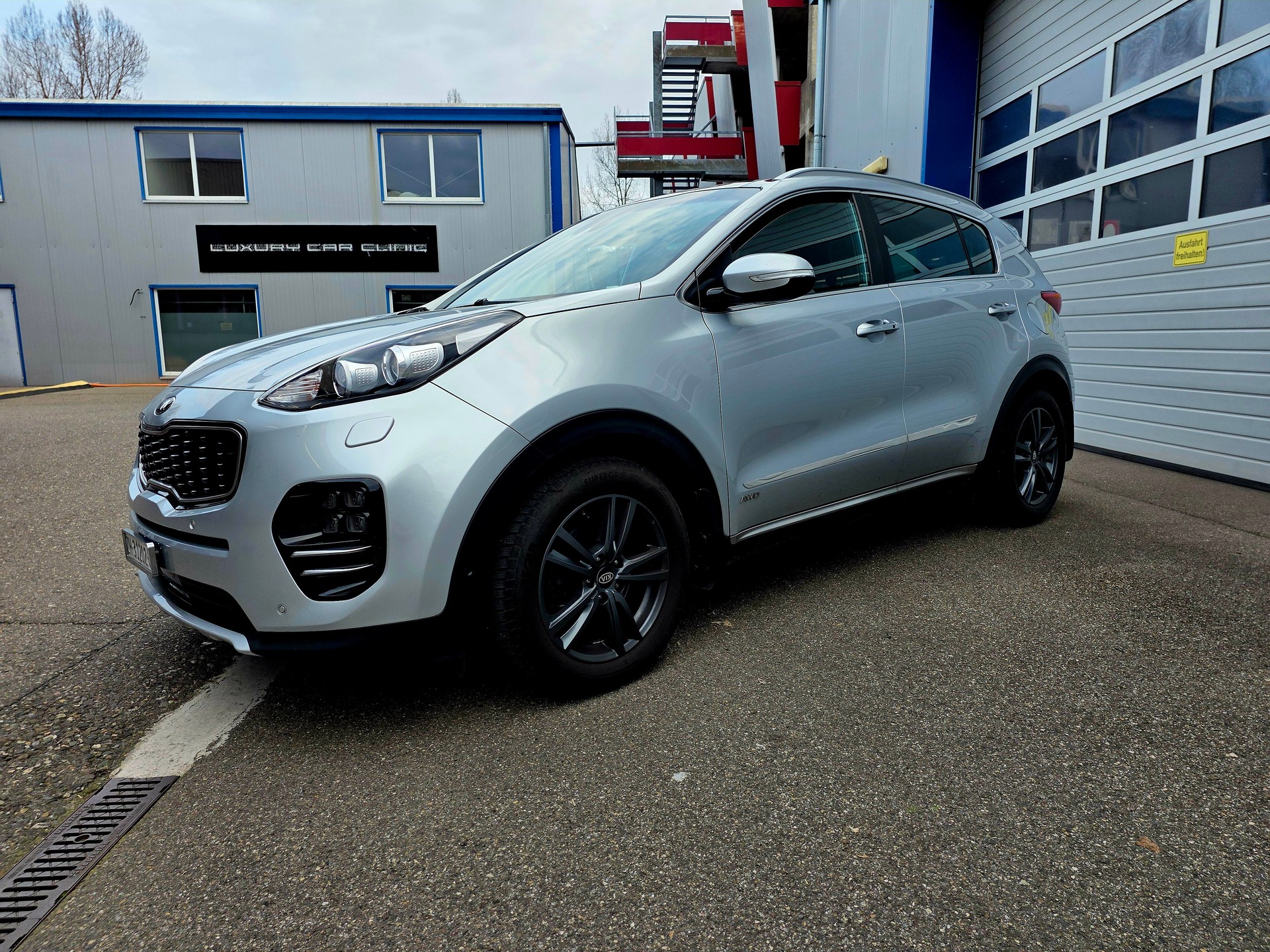 KIA Sportage 2.0CRDi Style GT Line 4WD Automat-image-2