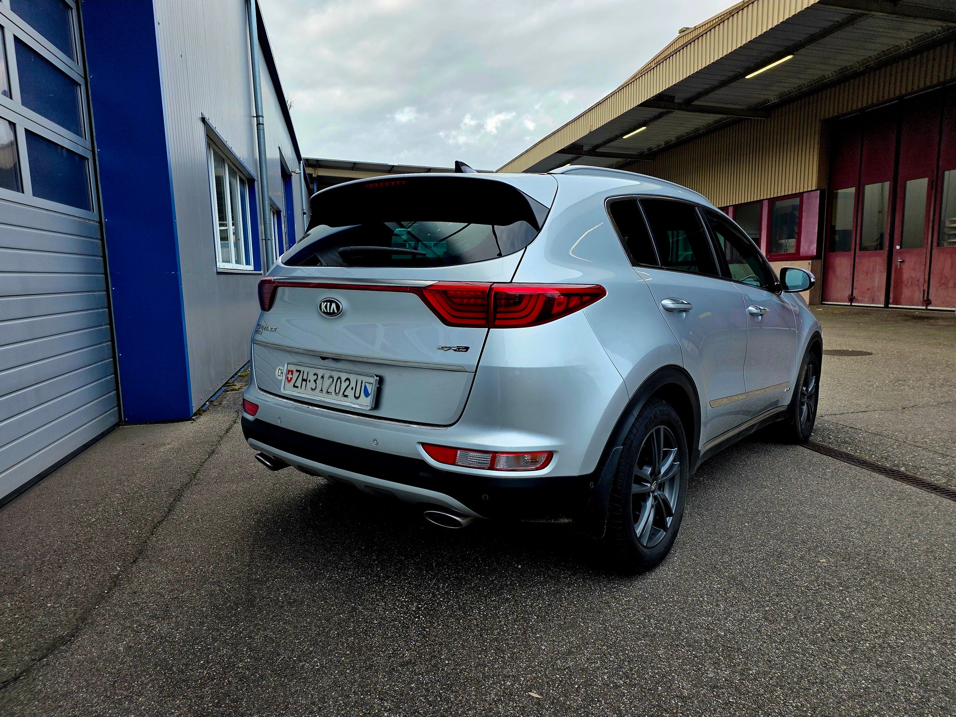 KIA Sportage 2.0CRDi Style GT Line 4WD Automat-image-5