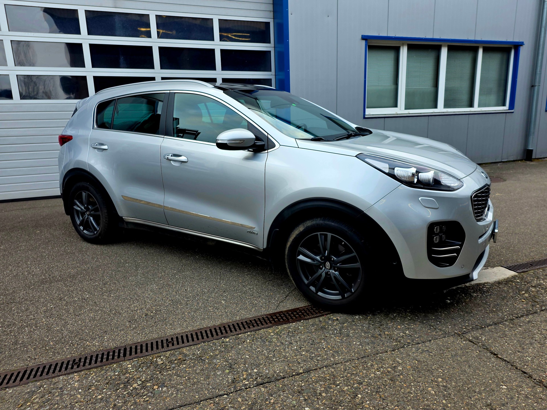 KIA Sportage 2.0CRDi Style GT Line 4WD Automat-image-7