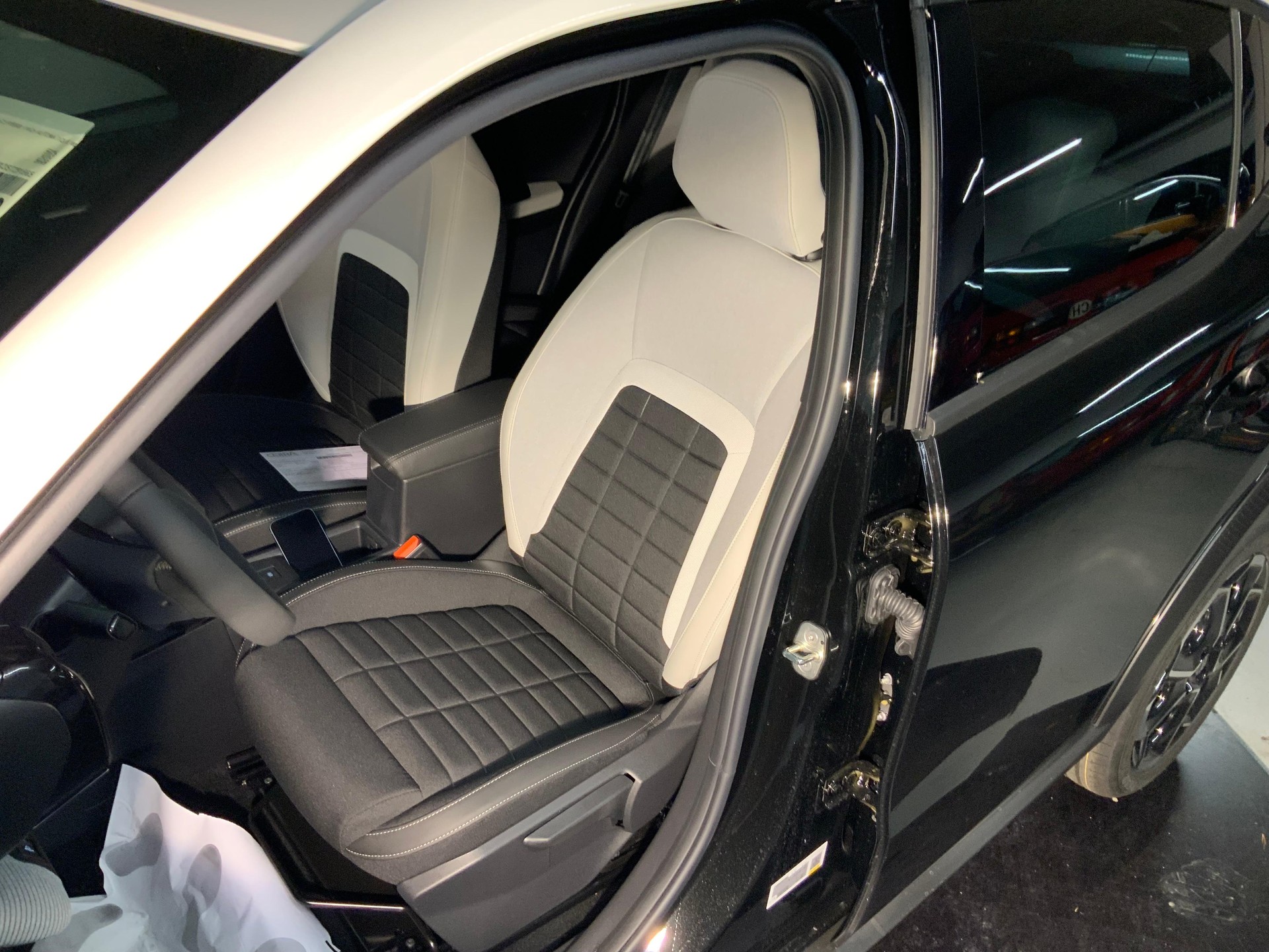 CITROEN C3 1.2 Hybrid Max-image-9